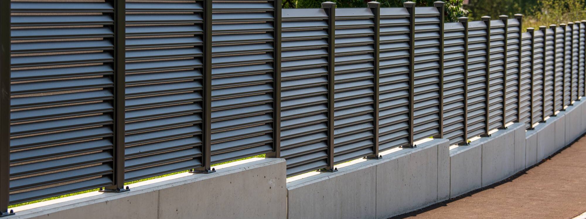 Cl&ocirc;ture aluminium, bois ou PVC : comment choisir le bon mat&eacute;riau ? Audincourt